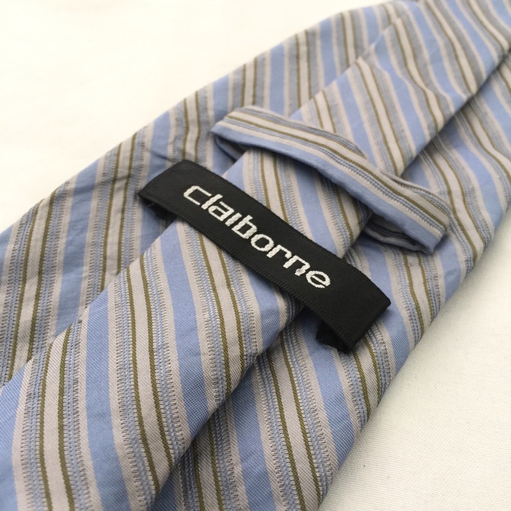 Claiborne Mens Neck Tie Suit